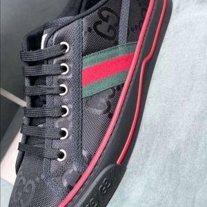 Gucci Low Top Sneakers